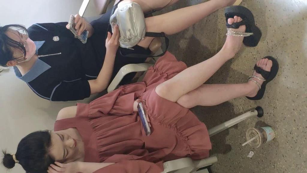 街拍挑鞋5分42秒