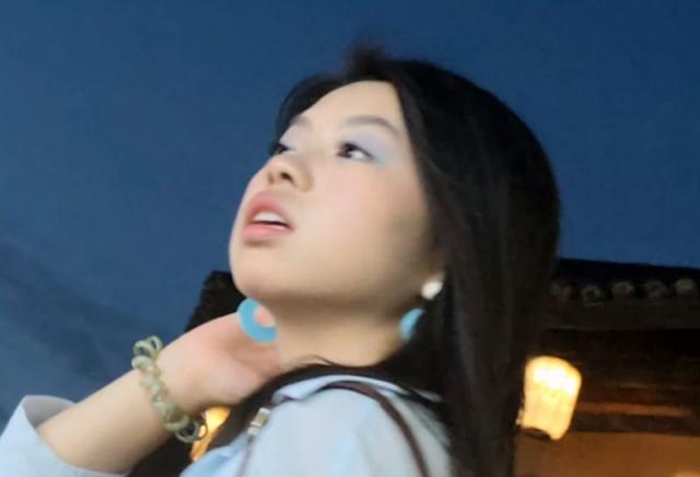 【独家原创】美臀痕美女肉臀腿+紧身美臀痕肉臀腿帽子妹子