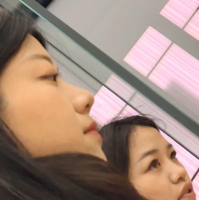 【独家原创】两美女的美脚美长肉腿