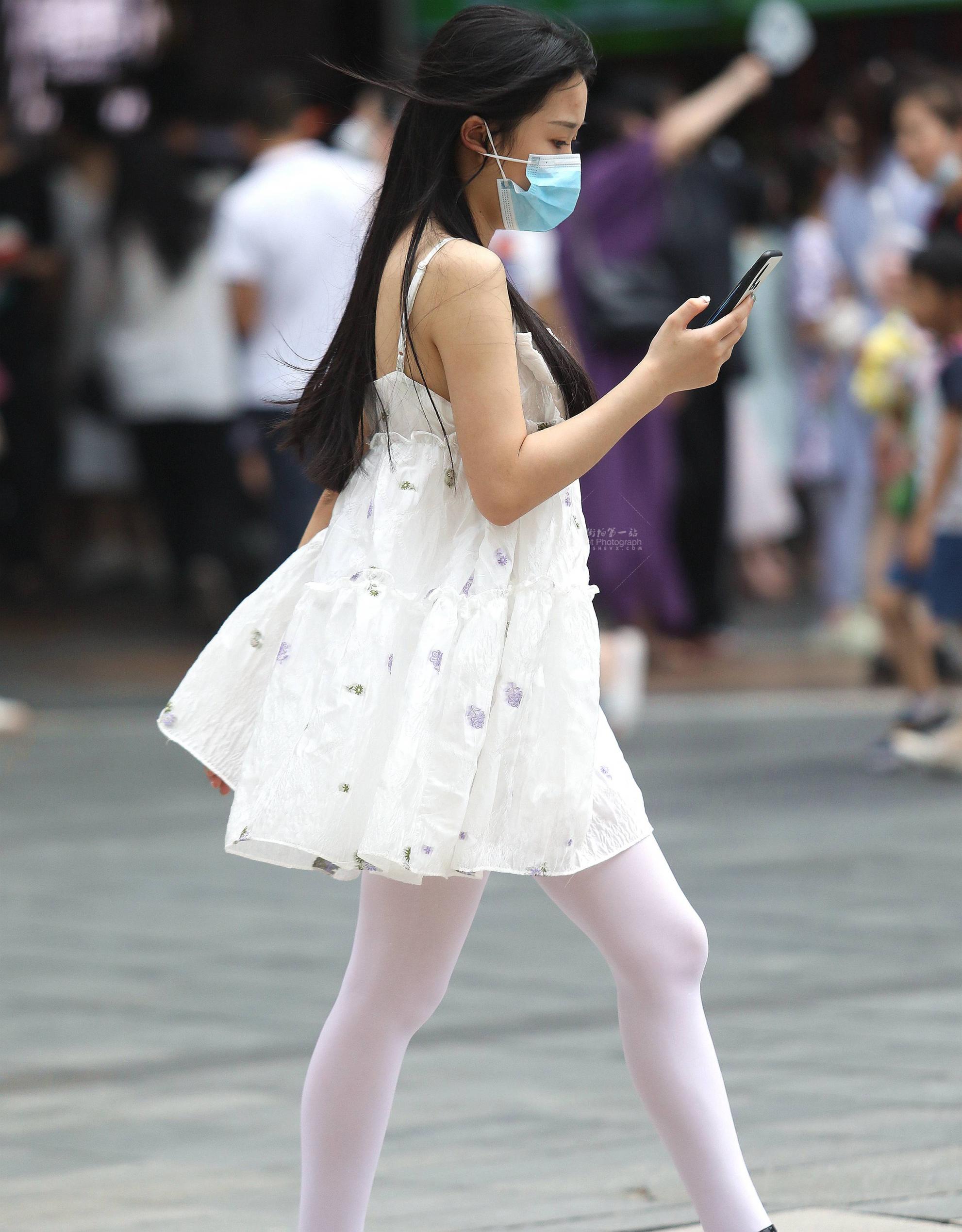  诱惑白丝妹子
