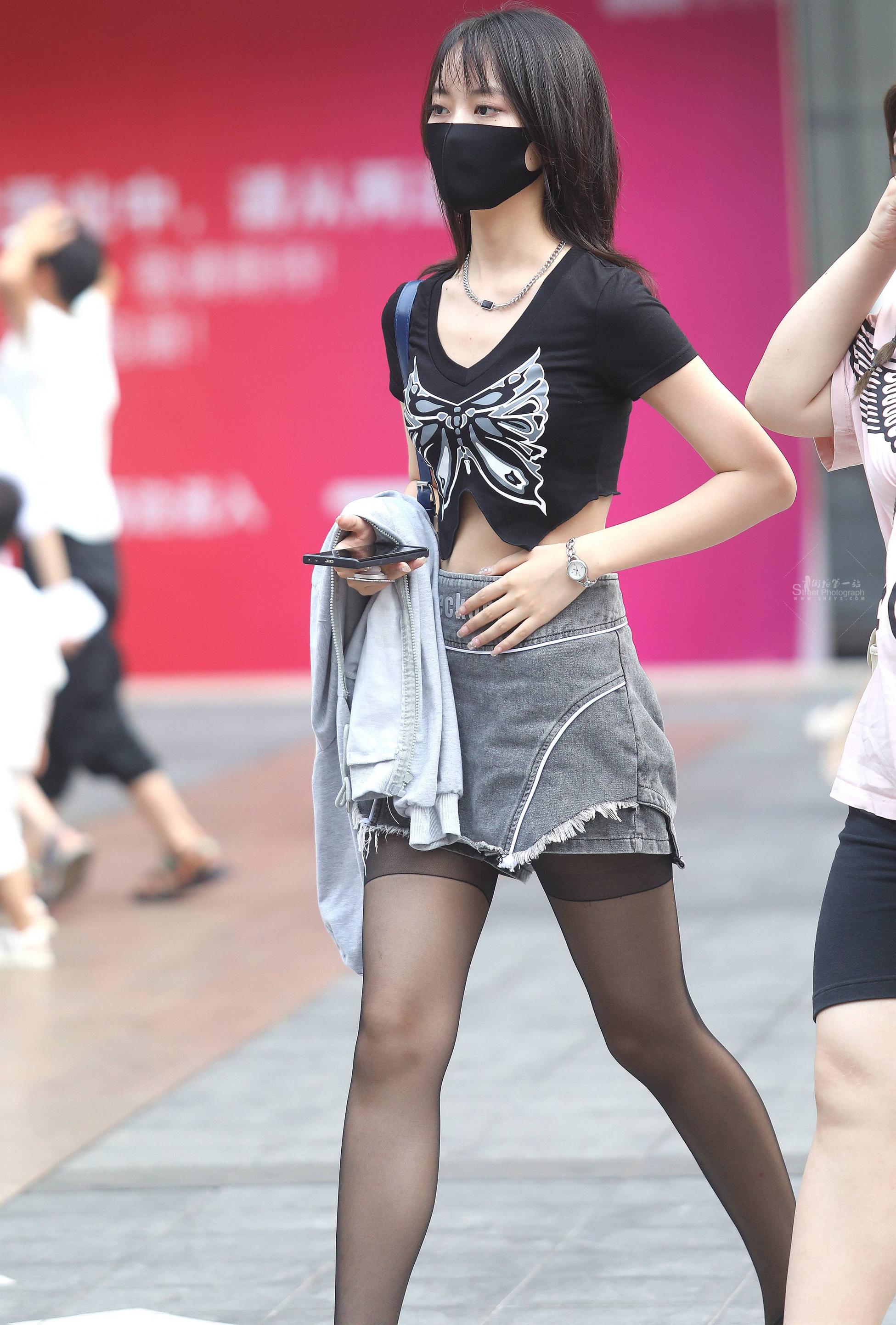诱惑街拍黑丝妹子-13P
