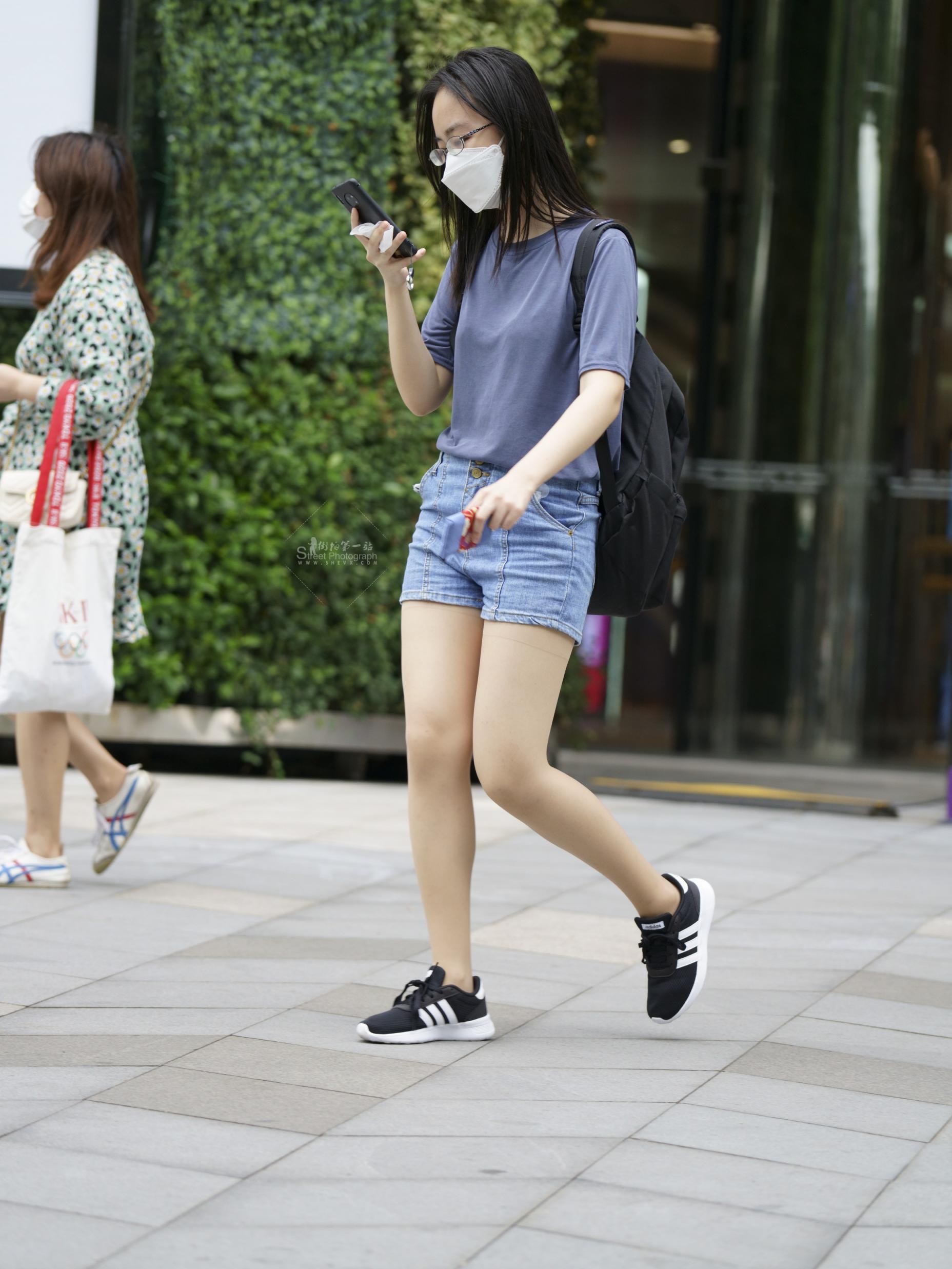 一组街拍丝袜
