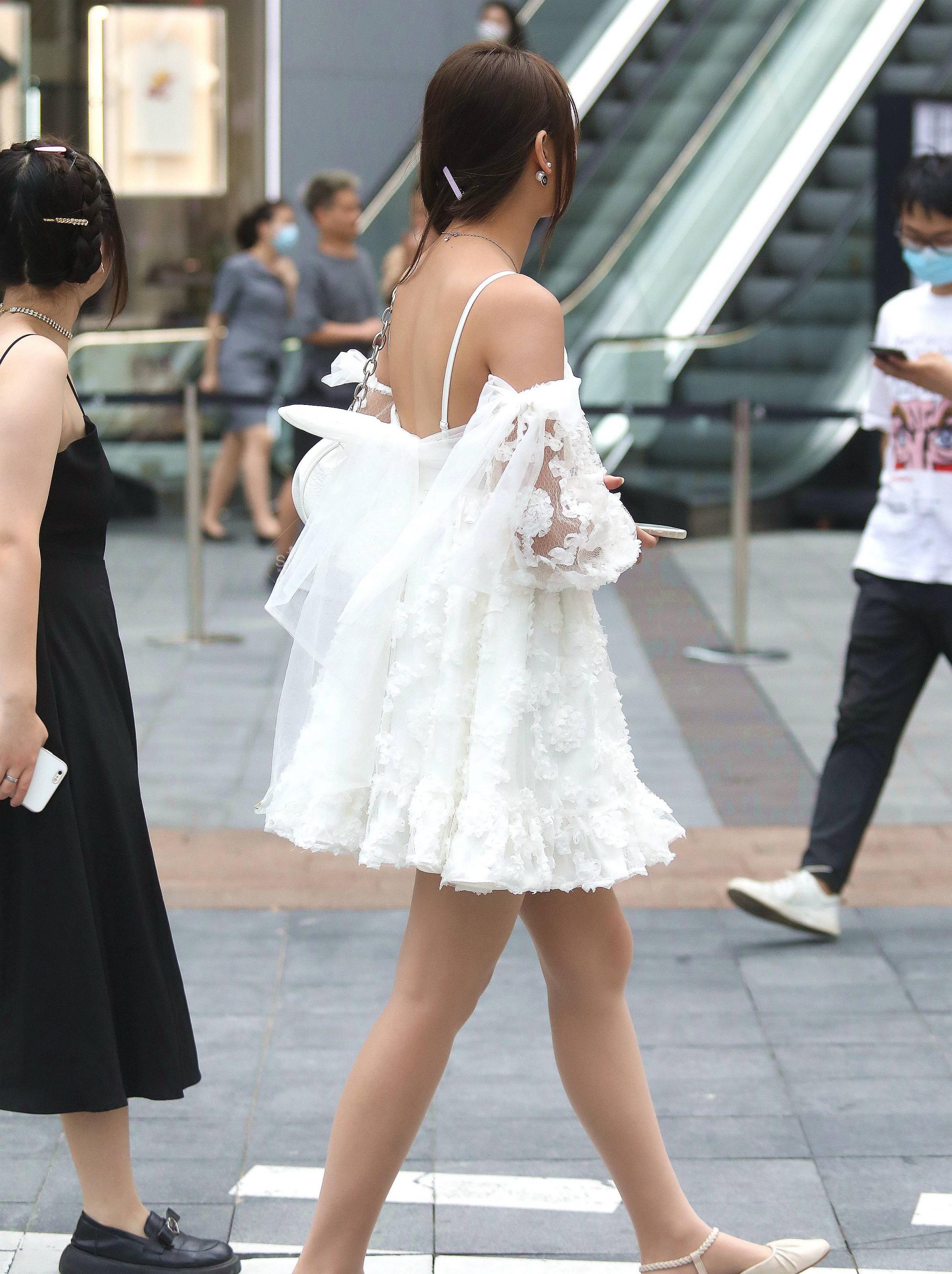  诱惑街拍肉丝妹子-14P