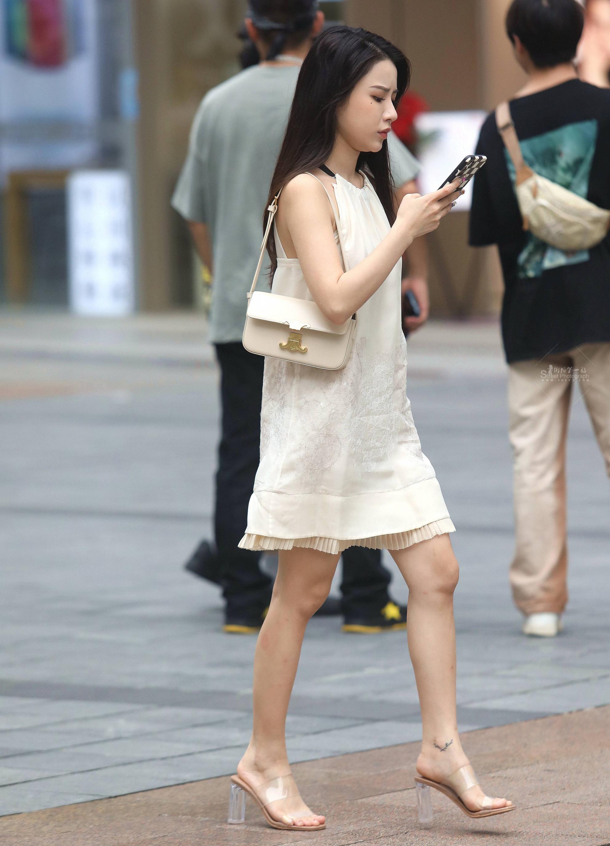 漂亮白裙shaofu