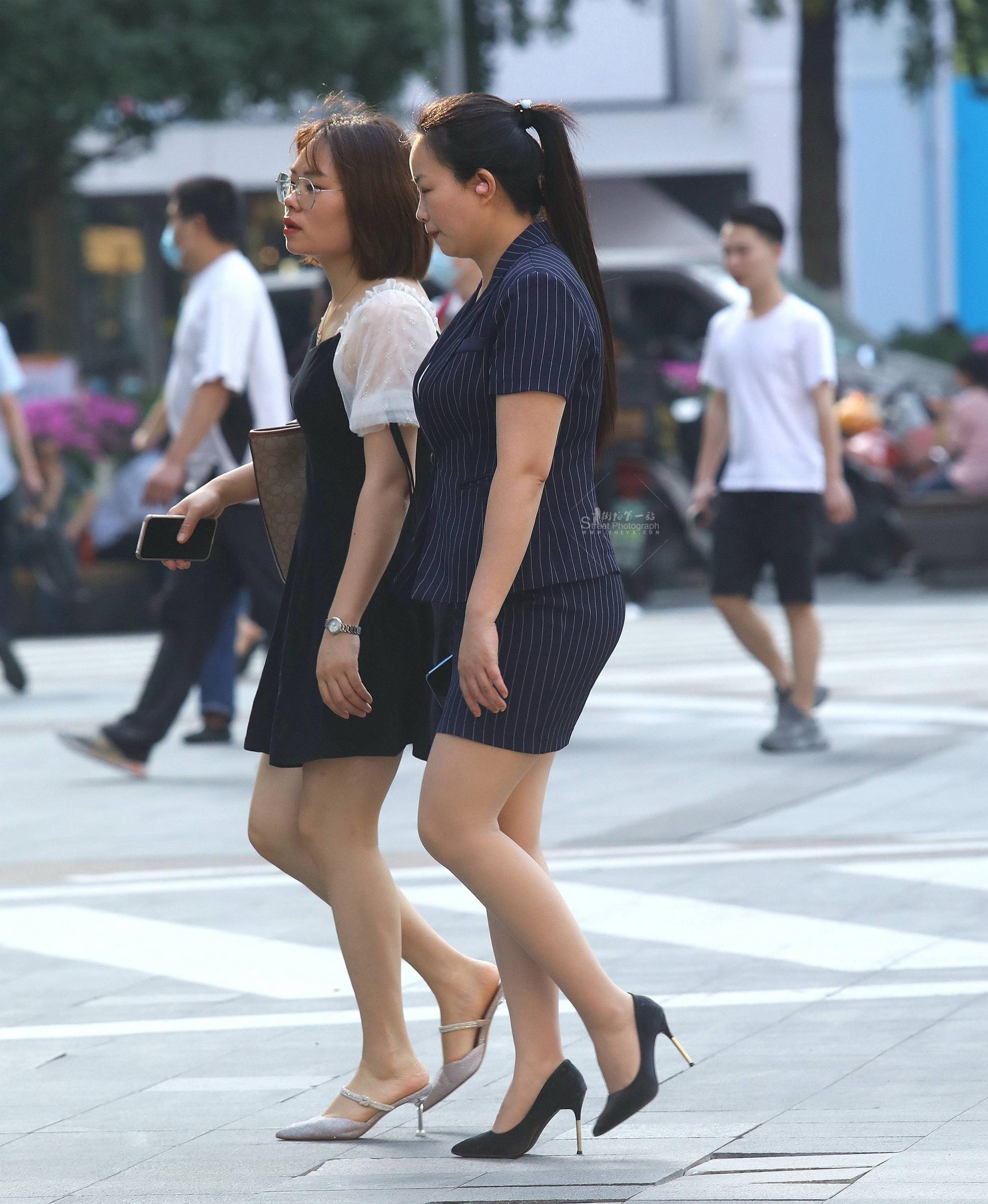 诱惑街拍肉丝职业装