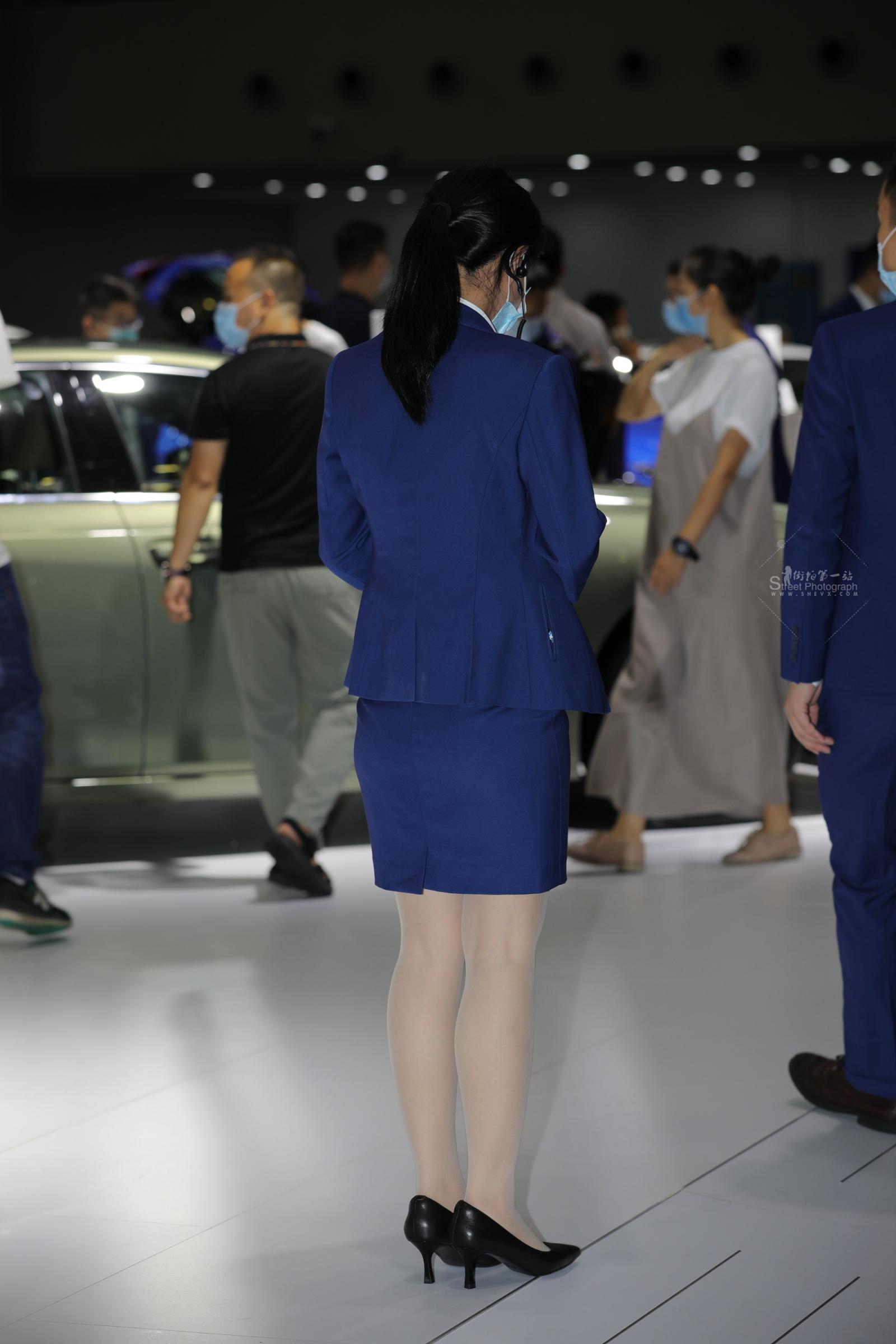 汽车销shou肉 丝街拍高跟在工作