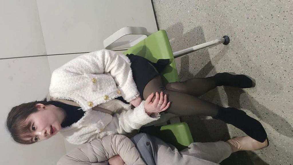  街拍黑丝18分钟