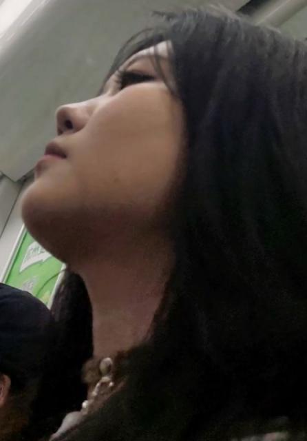 【独家原创】丰满美妹子的肉长直大白腿