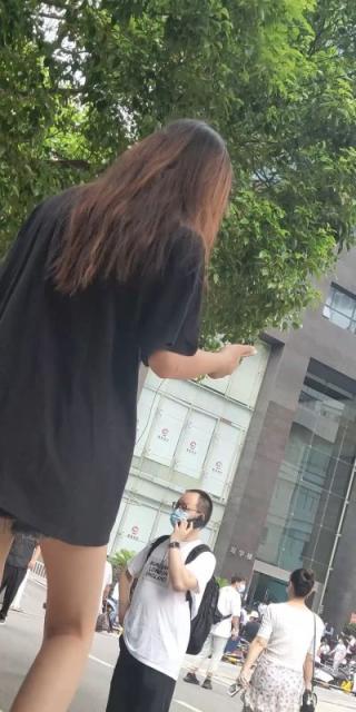 【独家原创】一身黑色的超短裤