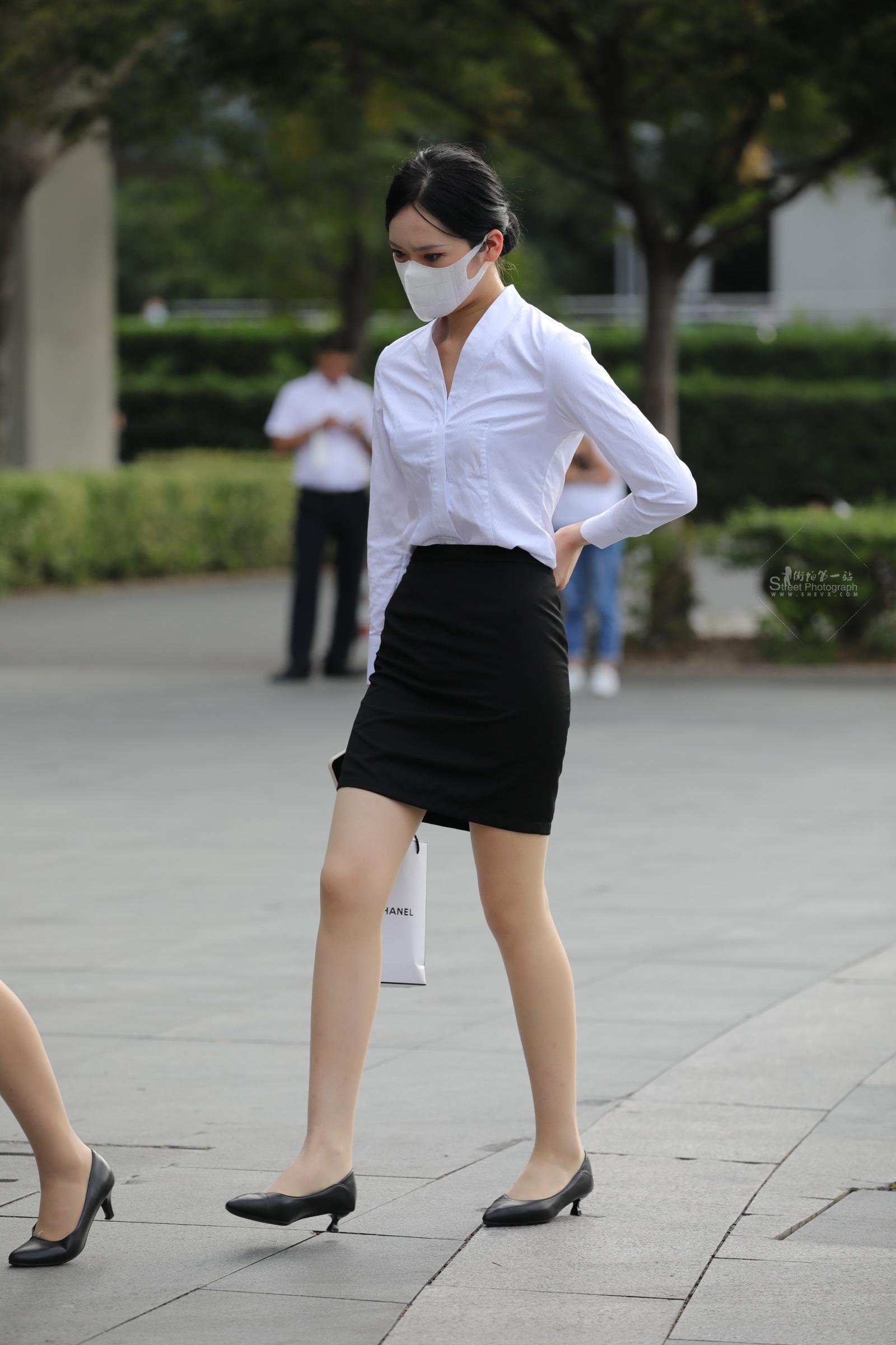 去面试的空乘街拍小姐姐肉 丝气质身材赞赞