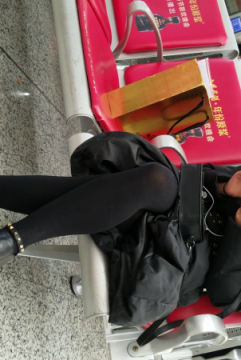 DUAN发黑色外套黑SI黑靴