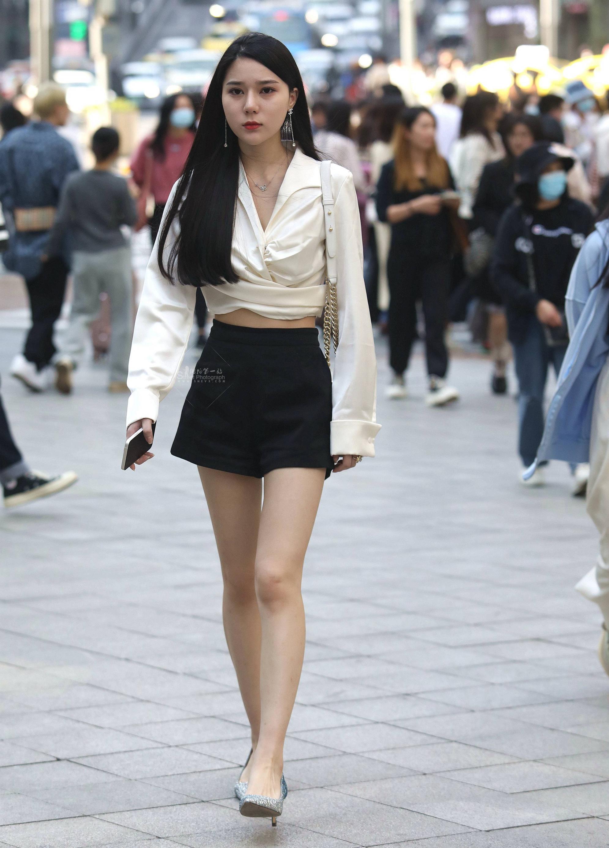 极品街拍高跟美shaofu