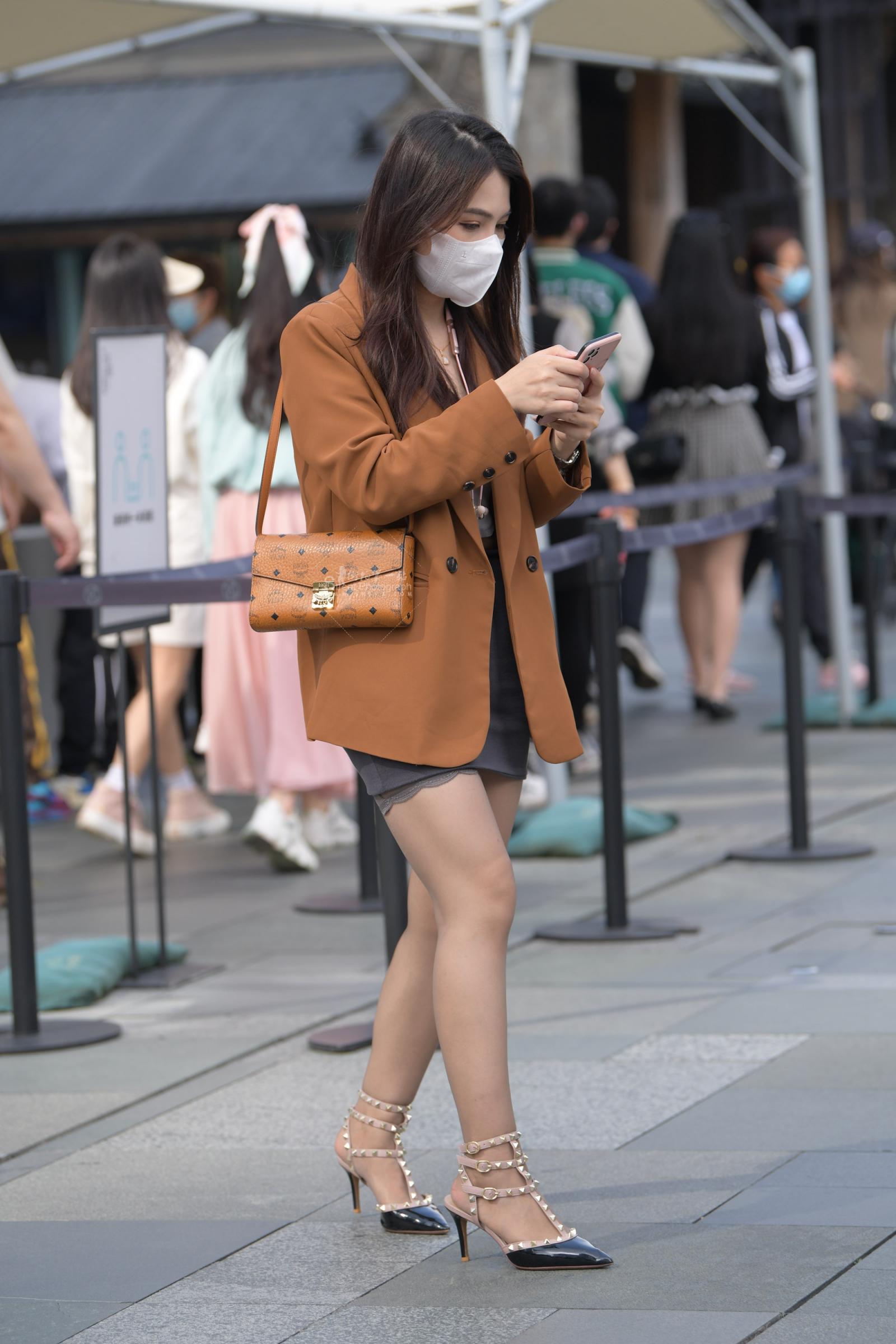 22515-6+111搭讪街拍灰丝小姐姐